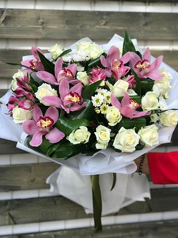 Букет цветов из: Розы и Хризантемы в Волчихе