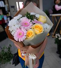 Букет цветов из:  Герберы, Розы и Хризантемы в Волчихе